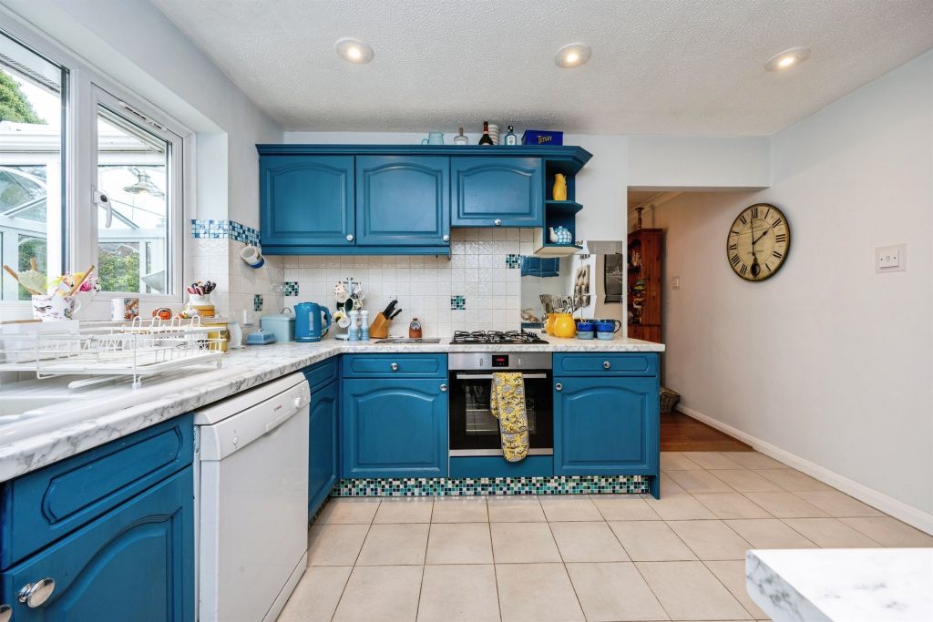 Property photo 2 of 17