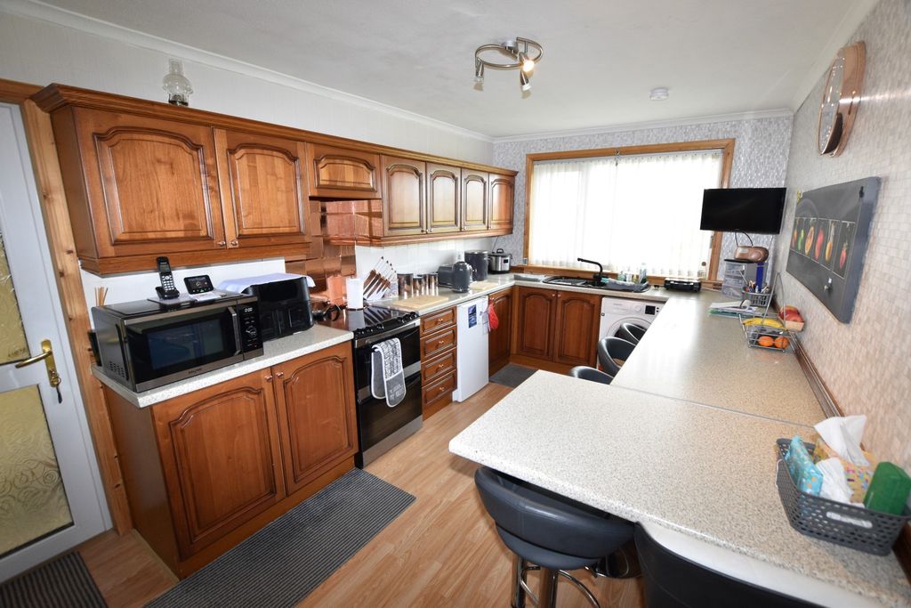 Property photo 2 of 26