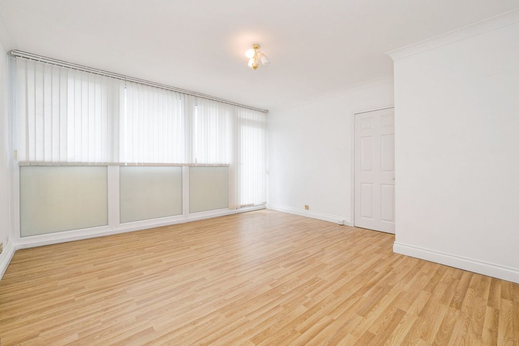 Property photo 3 of 13 Pbox-Img.Jpg