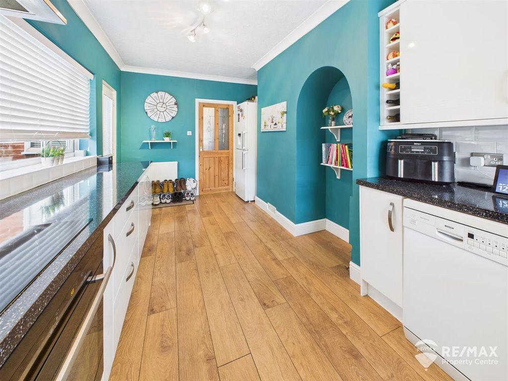 Property photo 3 of 24 Cam02842G0-Pr0320-Still027.Jpg