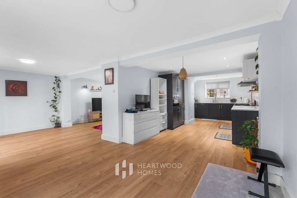 Property photo 3 of 21