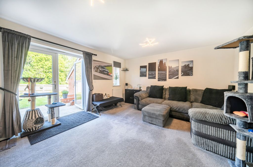 Property photo 2 of 27 1451705-19-69Ef95...