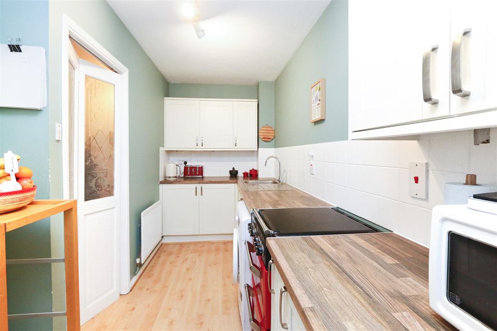 Property photo 2 of 18 Rt_Wt_Bxh_T_Job164_Cedarhurst_24_20102025151942_11