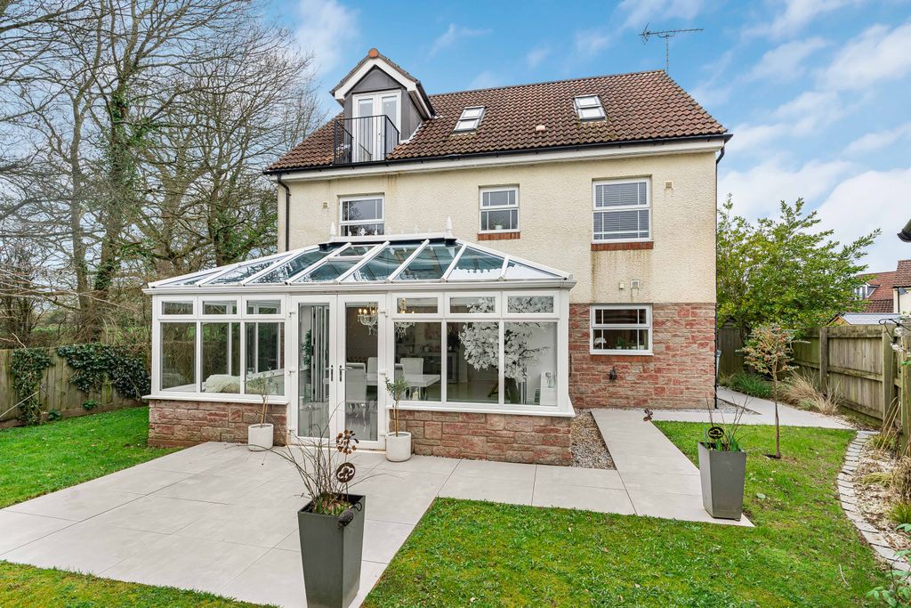 Property photo 2 of 30