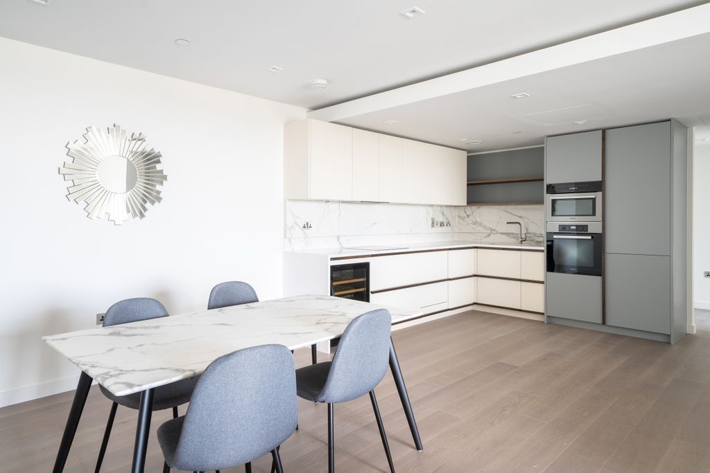 Property photo 2 of 17 Westmark Tower