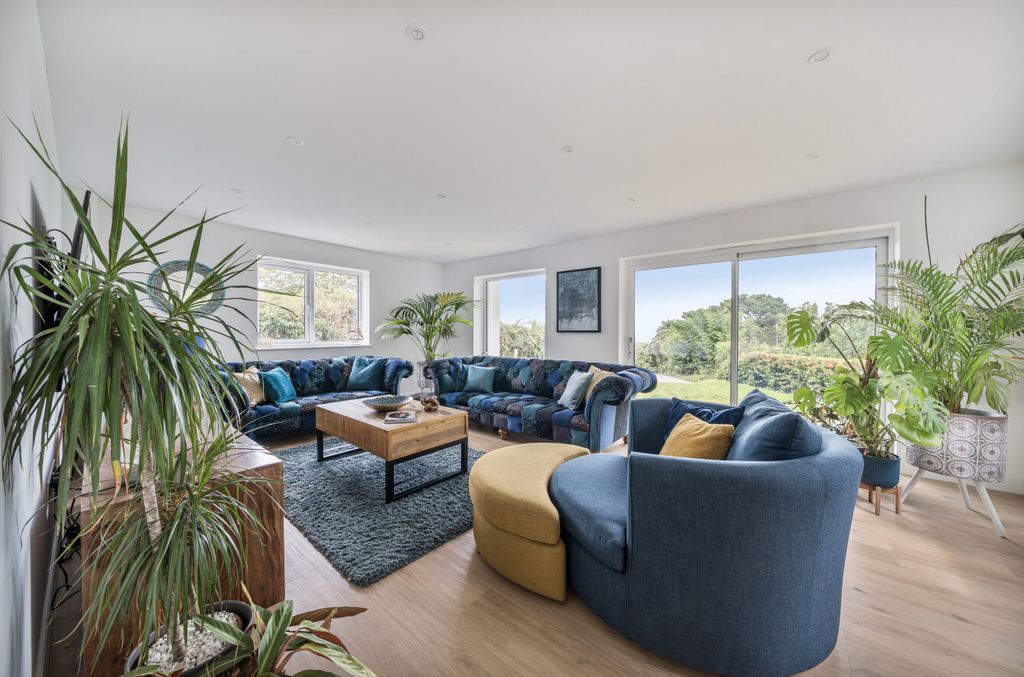 Property photo 3 of 32 1345557-11-68B850...