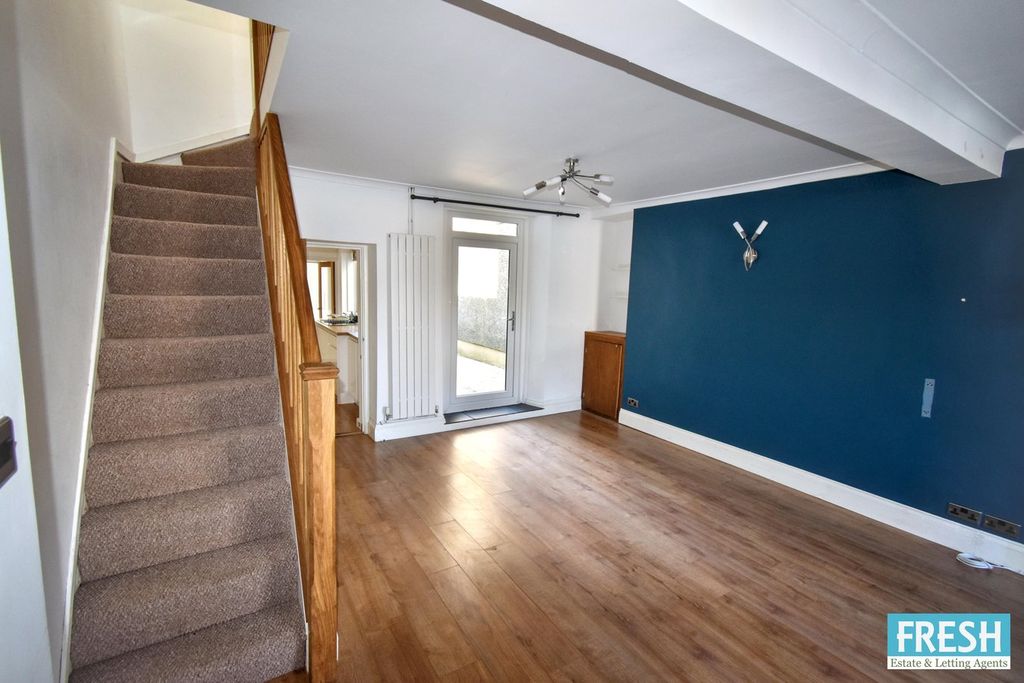 Property photo 2 of 29