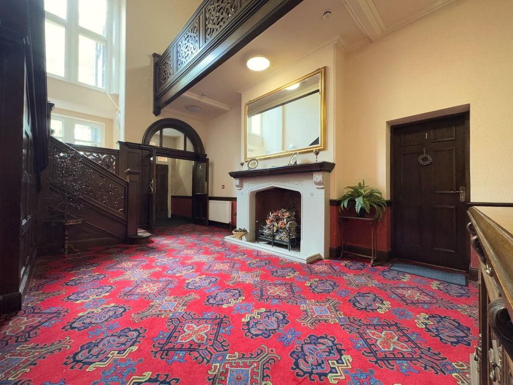 Property photo 3 of 28 Communal Entrance