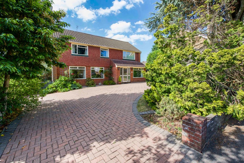 Property photo 3 of 18