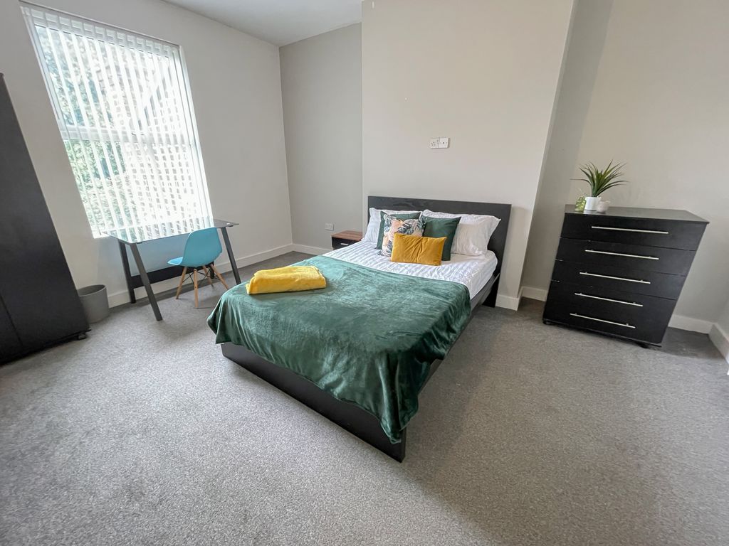 Property photo 1 of 9 29B Arundel Avenue(3)