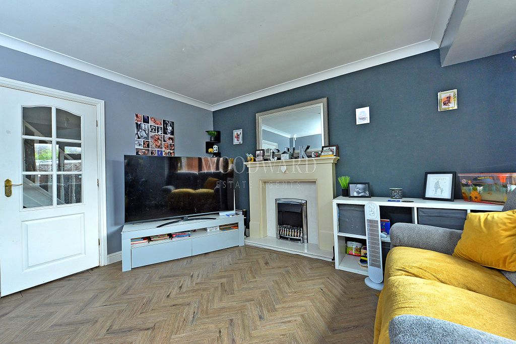 Property photo 2 of 12 Living Room