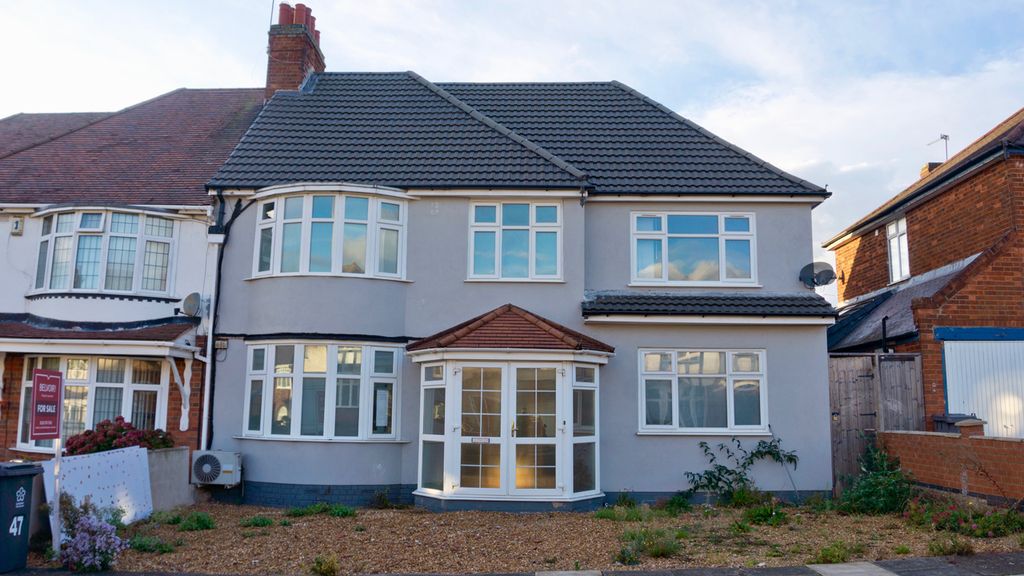 Property photo 2 of 42