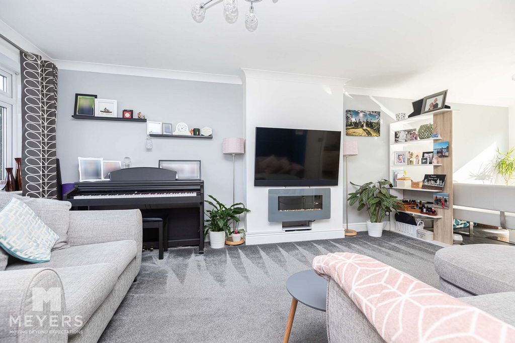 Property photo 2 of 29