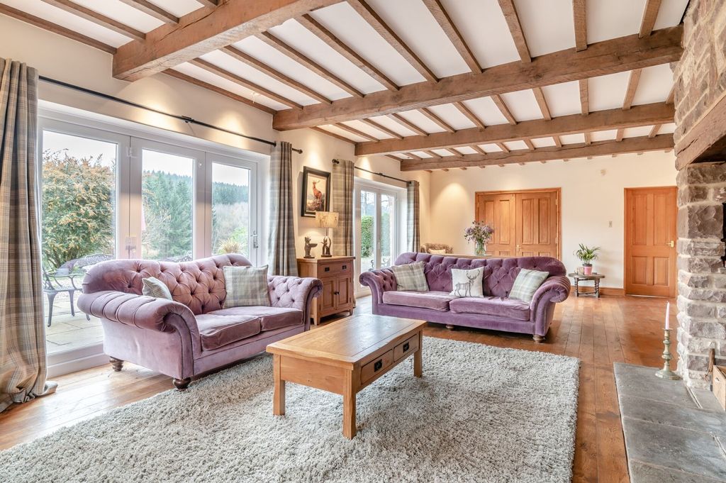 Property photo 3 of 37 P043244_03.Jpg