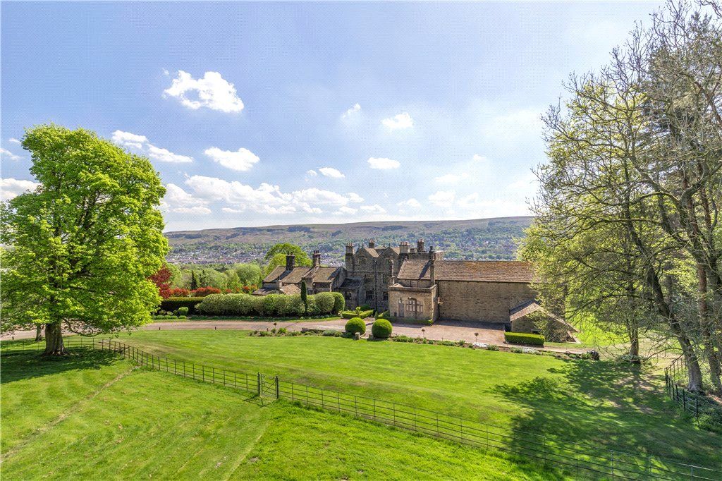 Property photo 2 of 39 A Commanding Setting