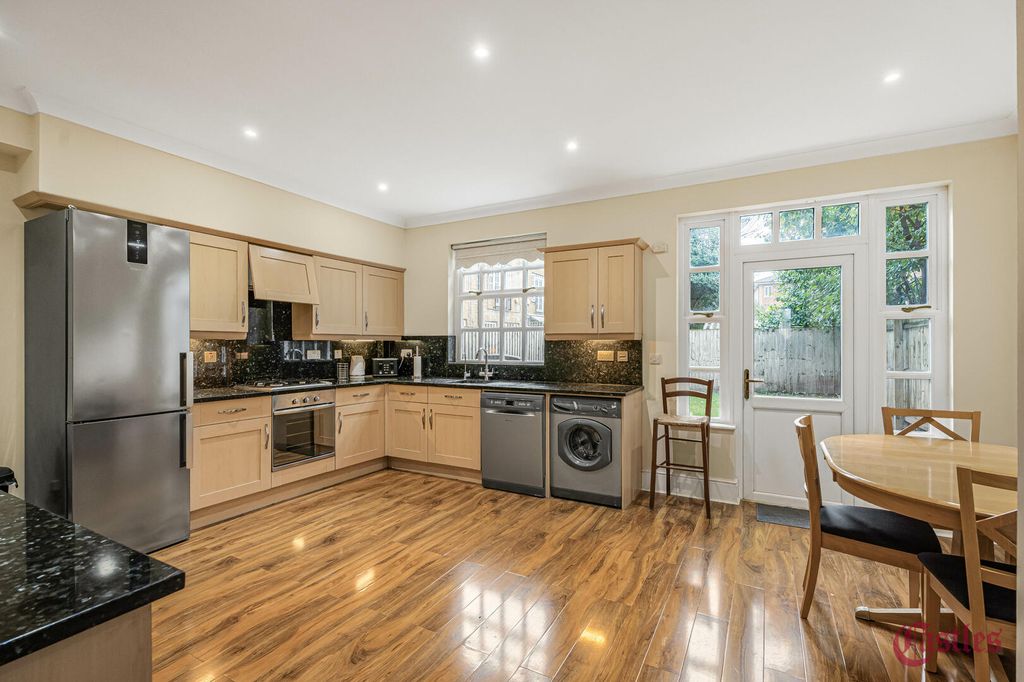 Property photo 1 of 59 Kitchen