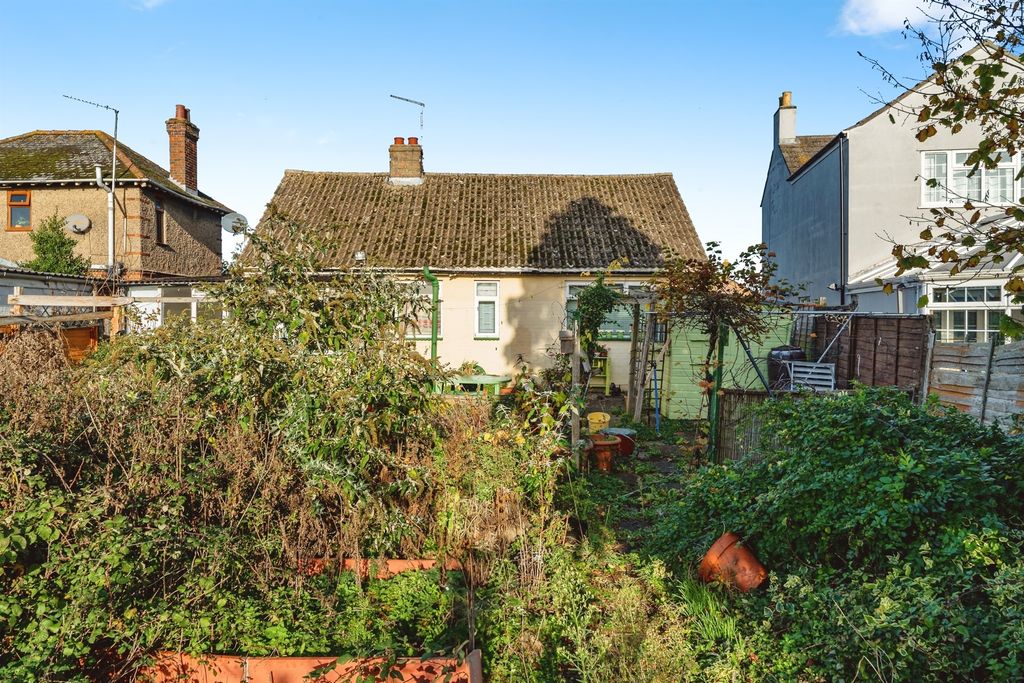 Property photo 3 of 17