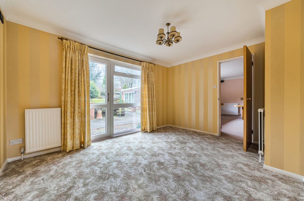 Property photo 3 of 20 1392808-19-694025...