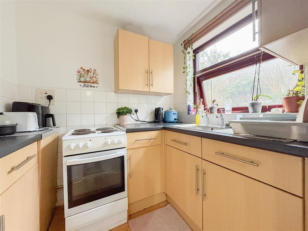 Property photo 3 of 14 Kitchen