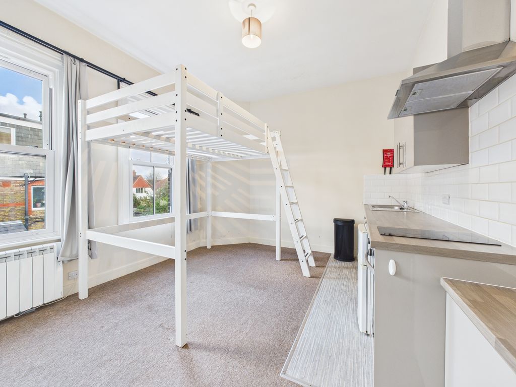 Property photo 1 of 3 Studio Room