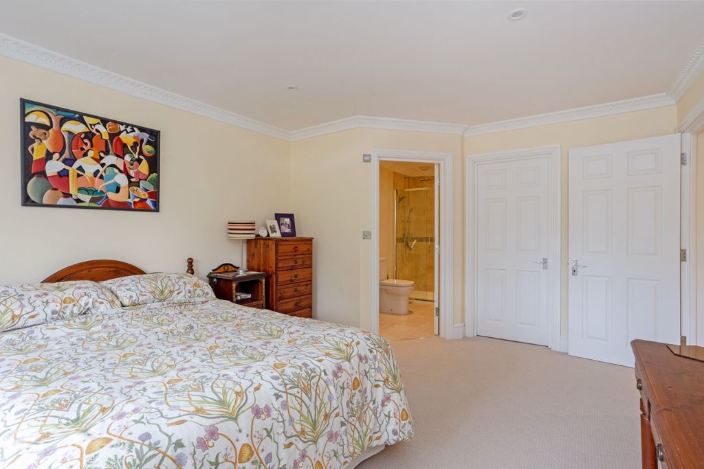 Additional image 9 of 5 bed flat to rentWycombe Road, Marlow SL7