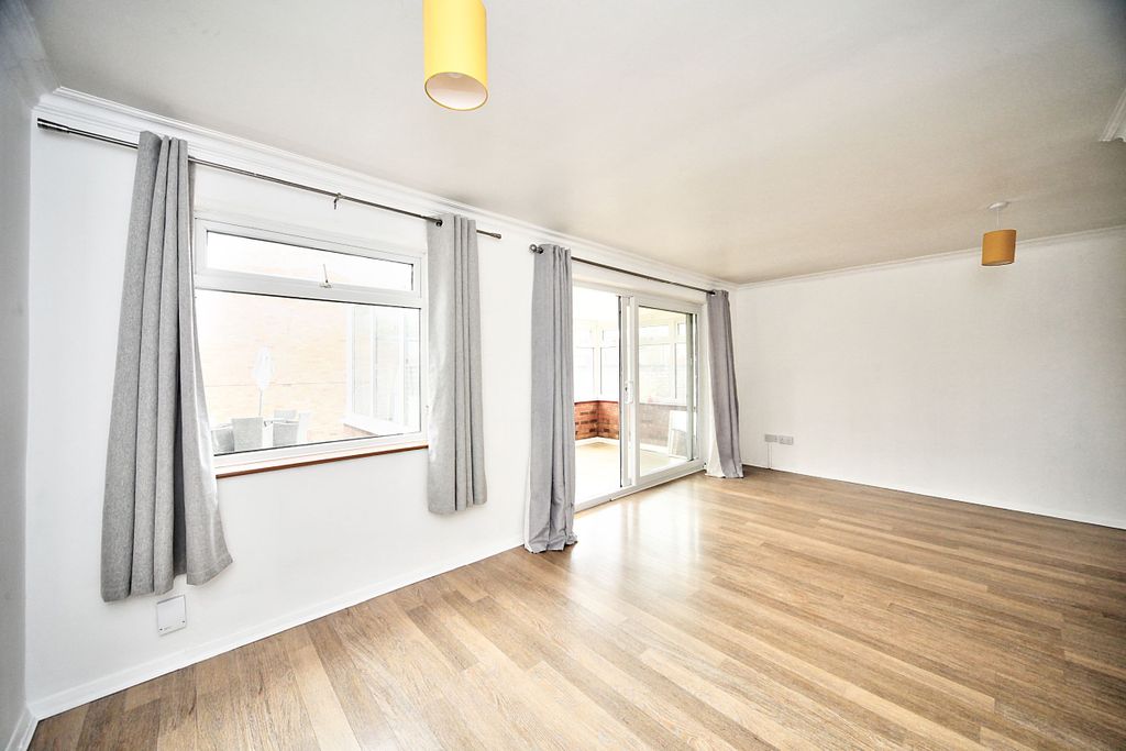 Property photo 3 of 26