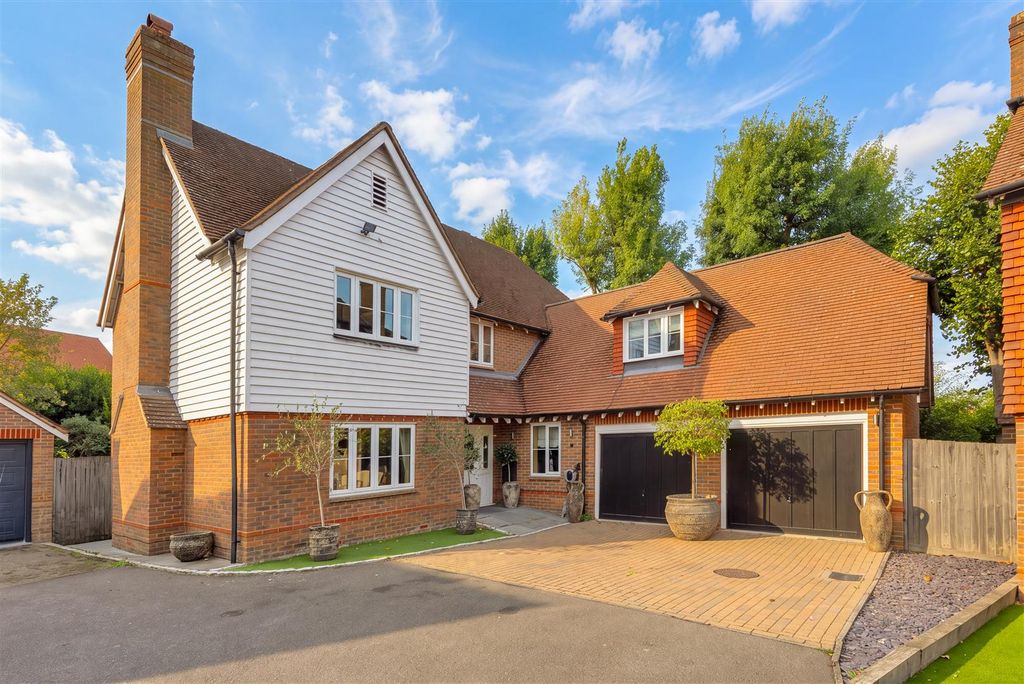 Property photo 1 of 27 01
