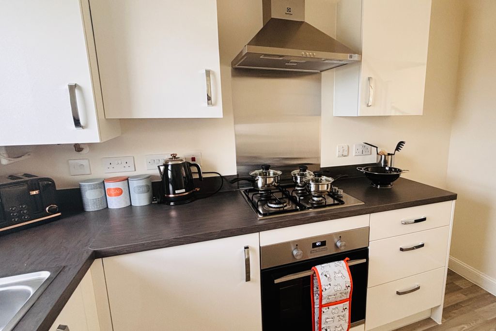 Property photo 1 of 31