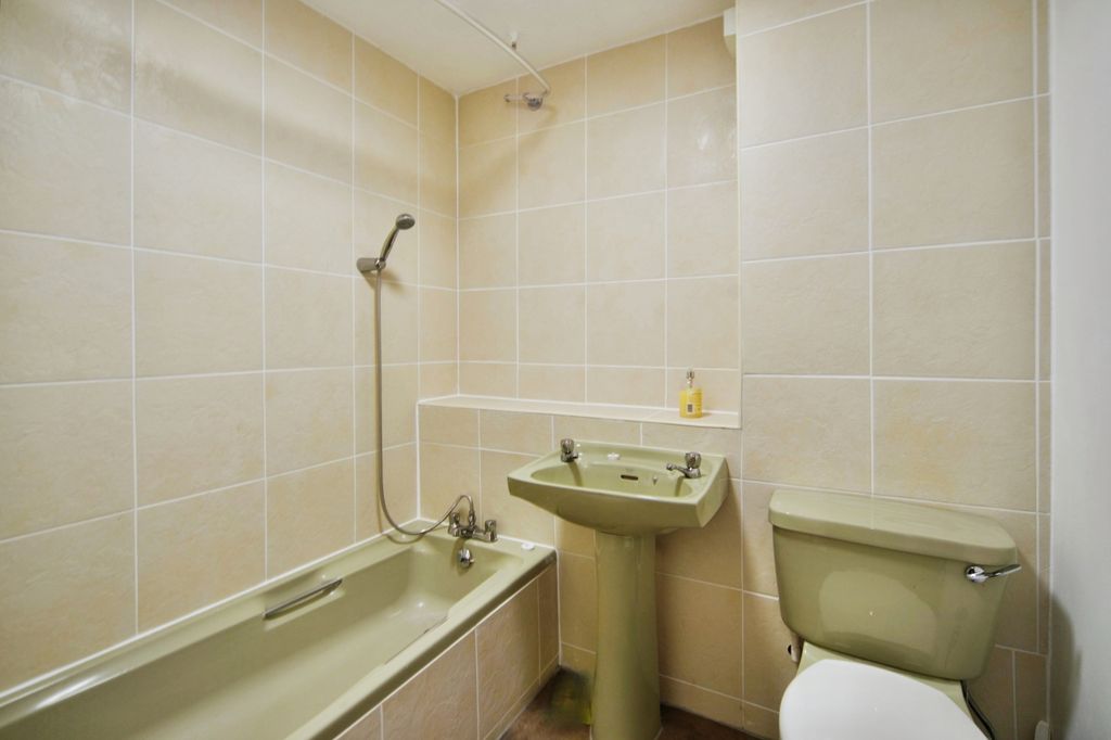 Property photo 3 of 8 Pbox-Img.Jpg