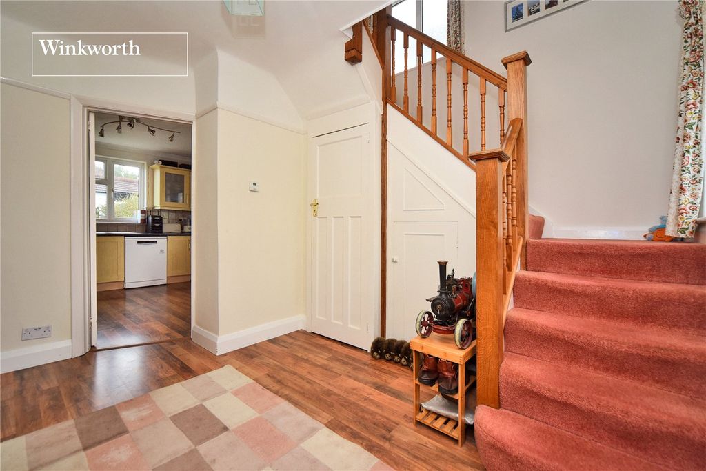 Property photo 2 of 16 Picture No. 18