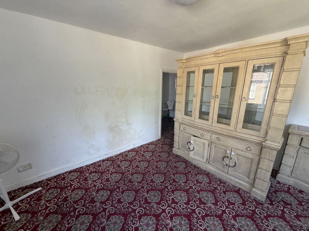 Property photo 1 of 5 High Street, Harmondsworth, West Drayton Ub7