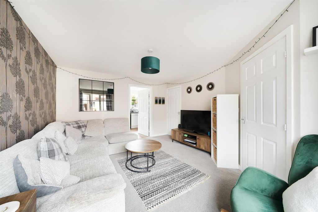 Property photo 3 of 15 Living Room