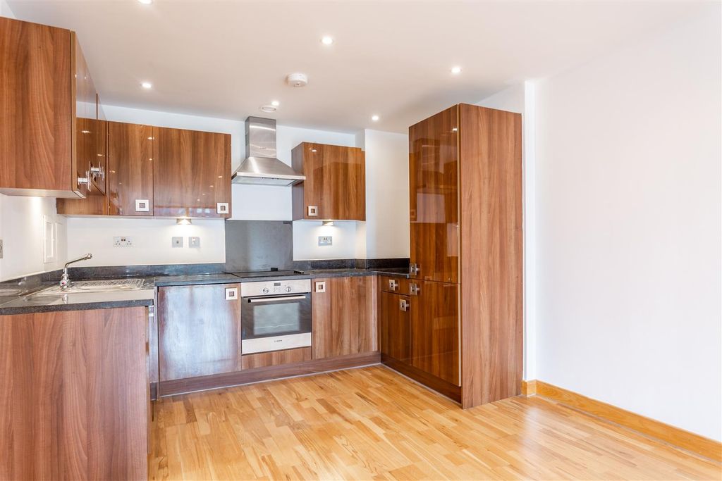 Property photo 2 of 10 Kitchen