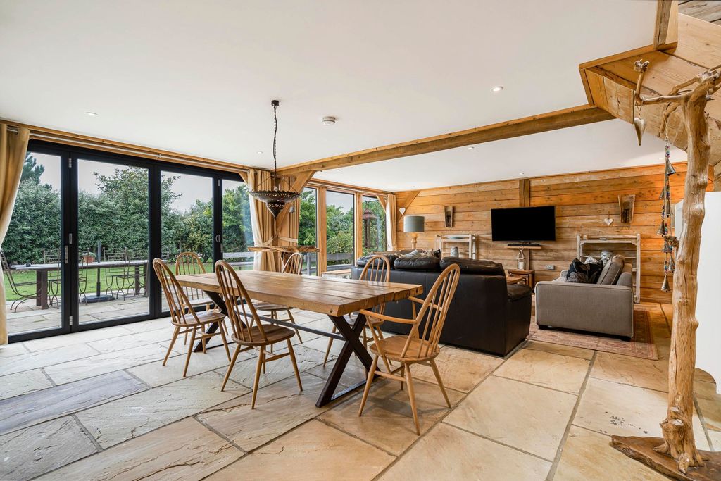 Property photo 1 of 25