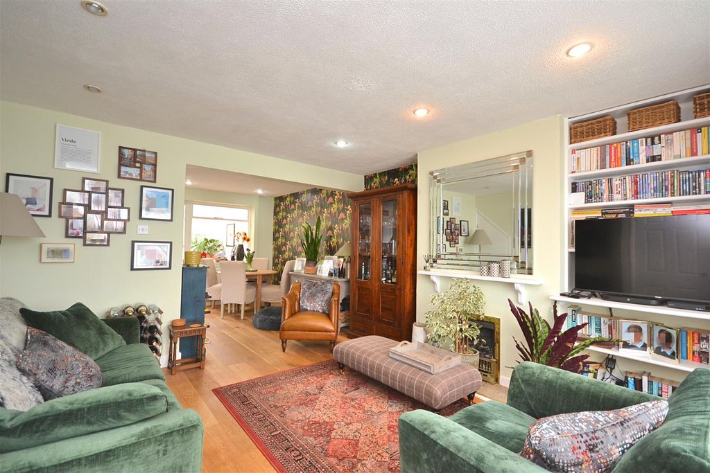 Property photo 2 of 15 25 (4).Png