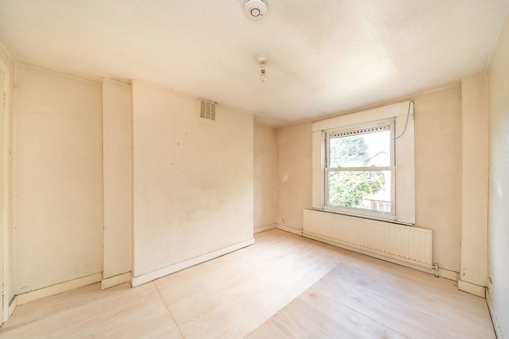 Property photo 3 of 5