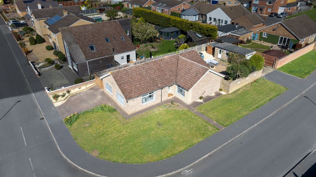 Property photo 1 of 39