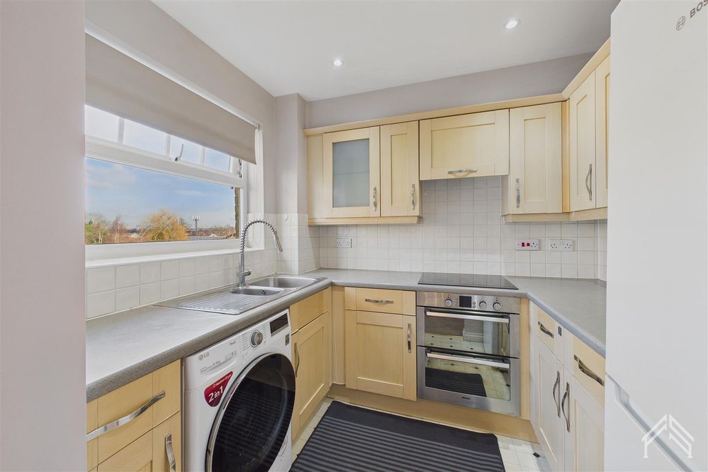 Property photo 3 of 10 Cam02700G0-Pr0437-Still004.Jpg