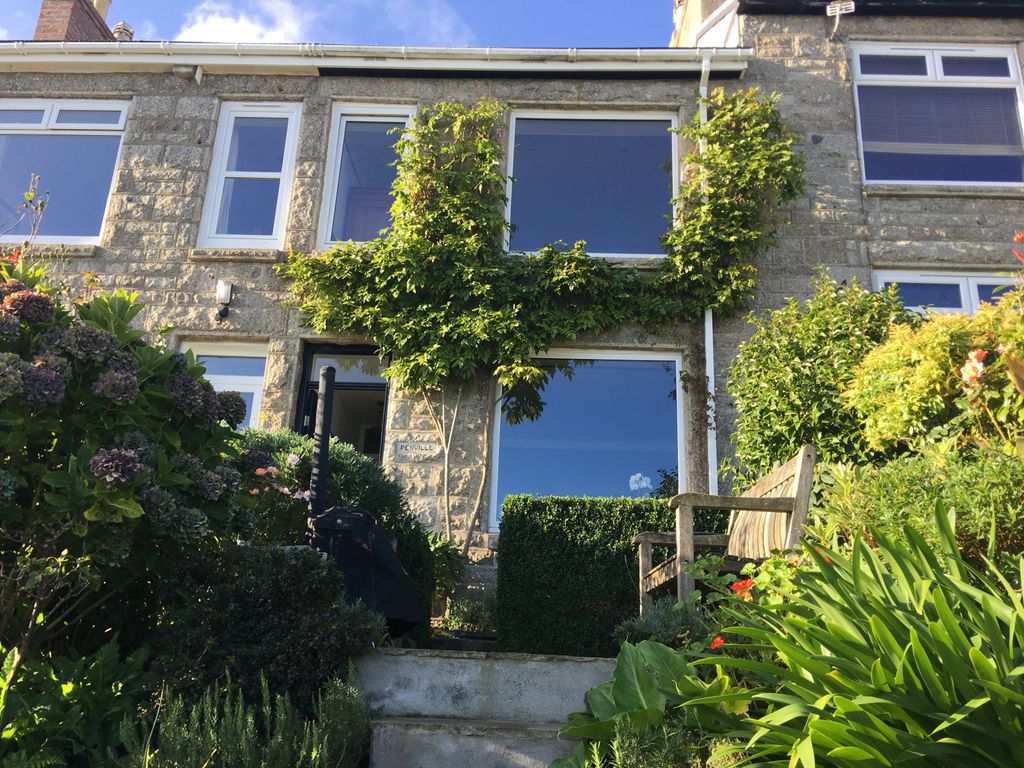 Property photo 1 of 30 2Â Bedroom Mid Terraced House For Sale