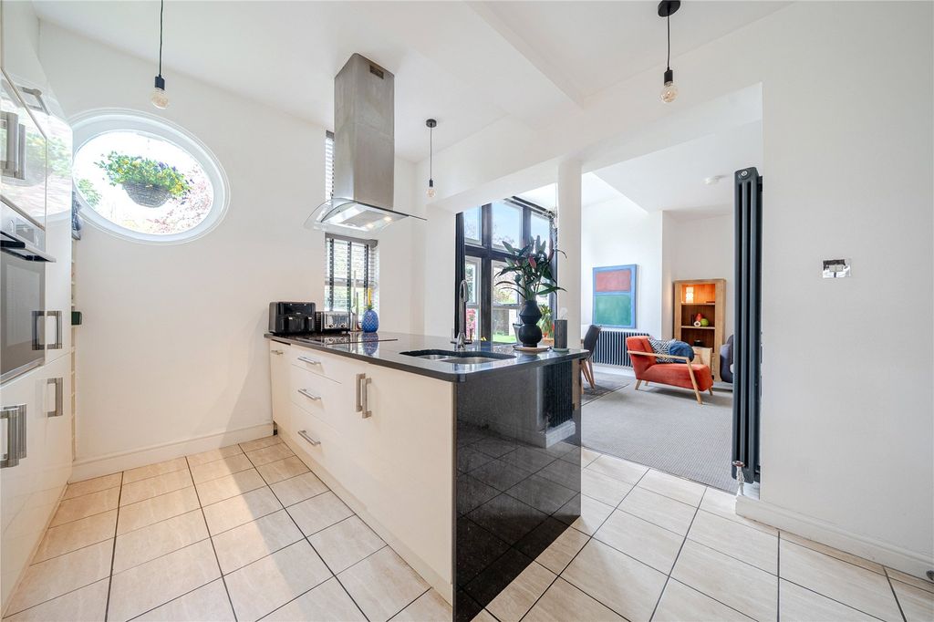 Property photo 3 of 29 Picture No. 19