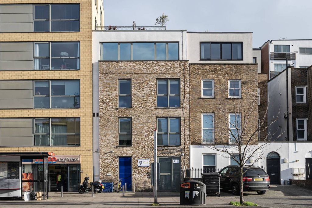 Property photo 2 of 11