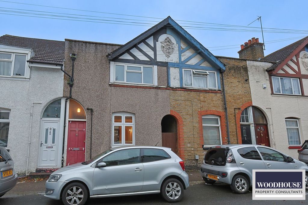 Property photo 1 of 25