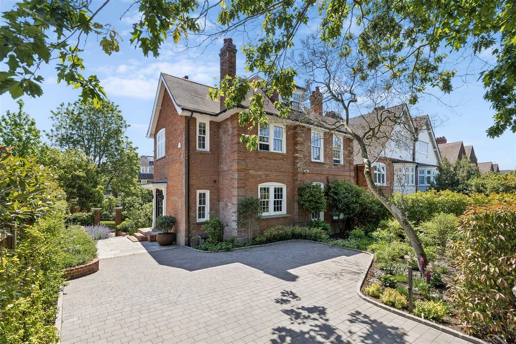 Property photo 1 of 33