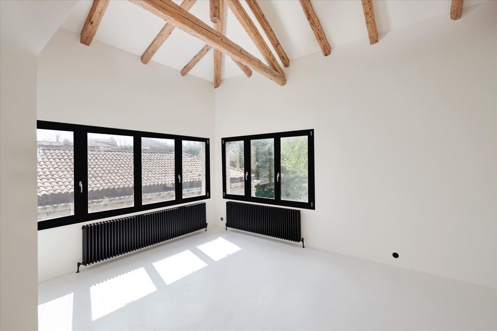Property photo 1 of 15 Image