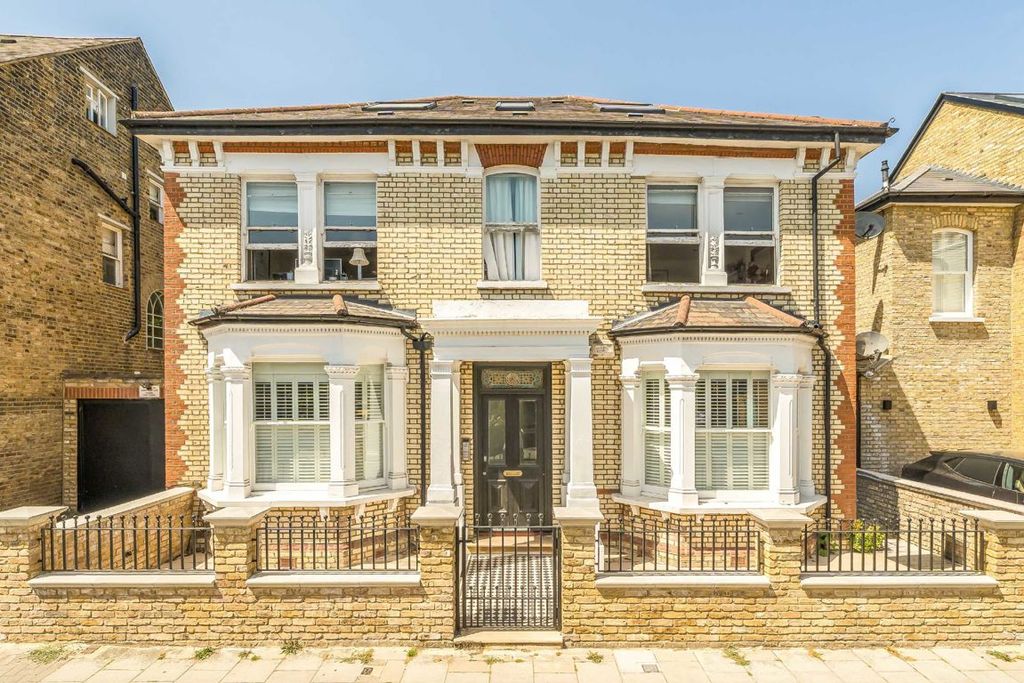 Property photo 1 of 6