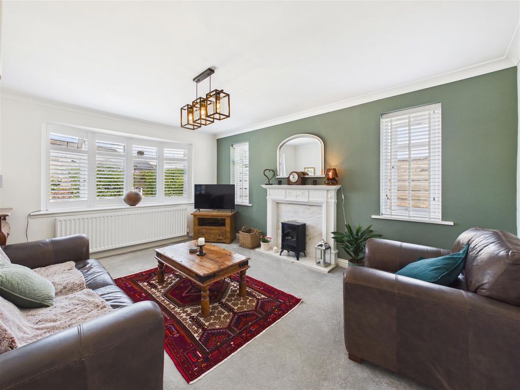 Property photo 3 of 30 Cam05476G0-Pr0296-Still014.Jpg