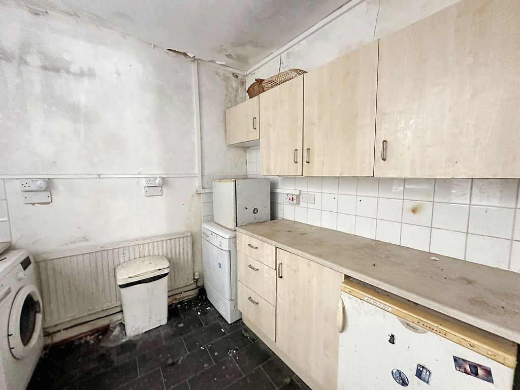 Property photo 3 of 21