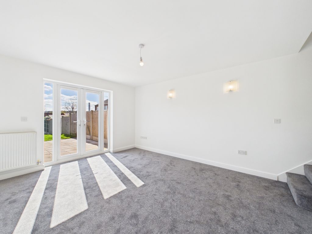 Property photo 2 of 11 Cam01538G0-Pr0176-Still007