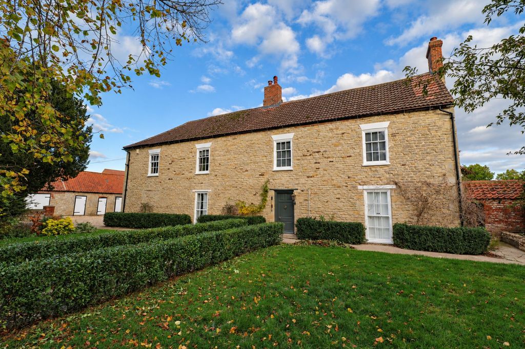 Property photo 1 of 35