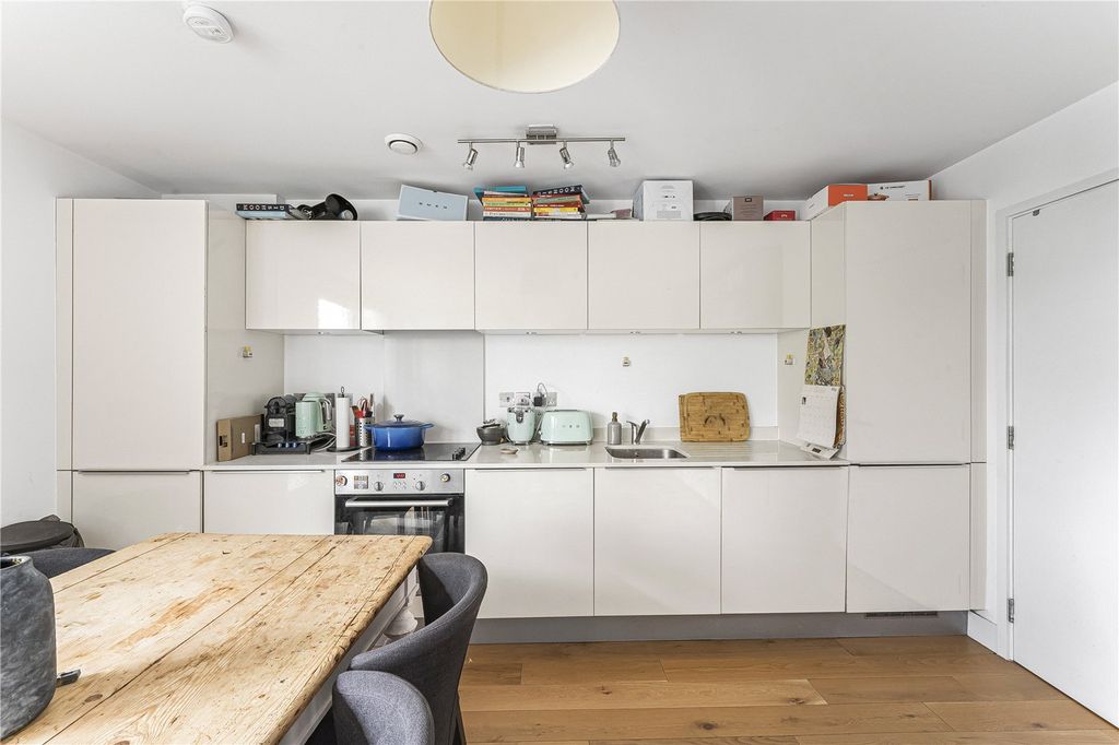 Property photo 2 of 16 Reception/Kitchen